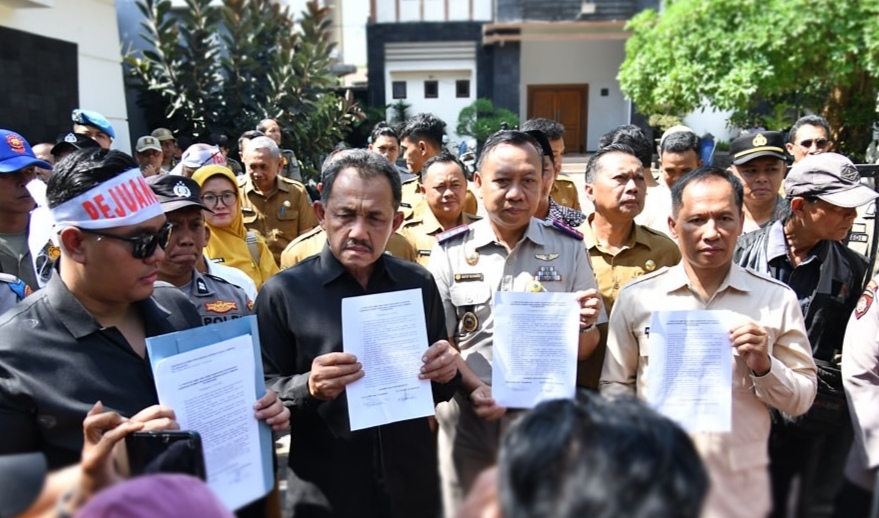Massa Turun Jalan, GEMPAR Tulungagung Sampaikan 11 Tuntutan Pasca OTT Bupati