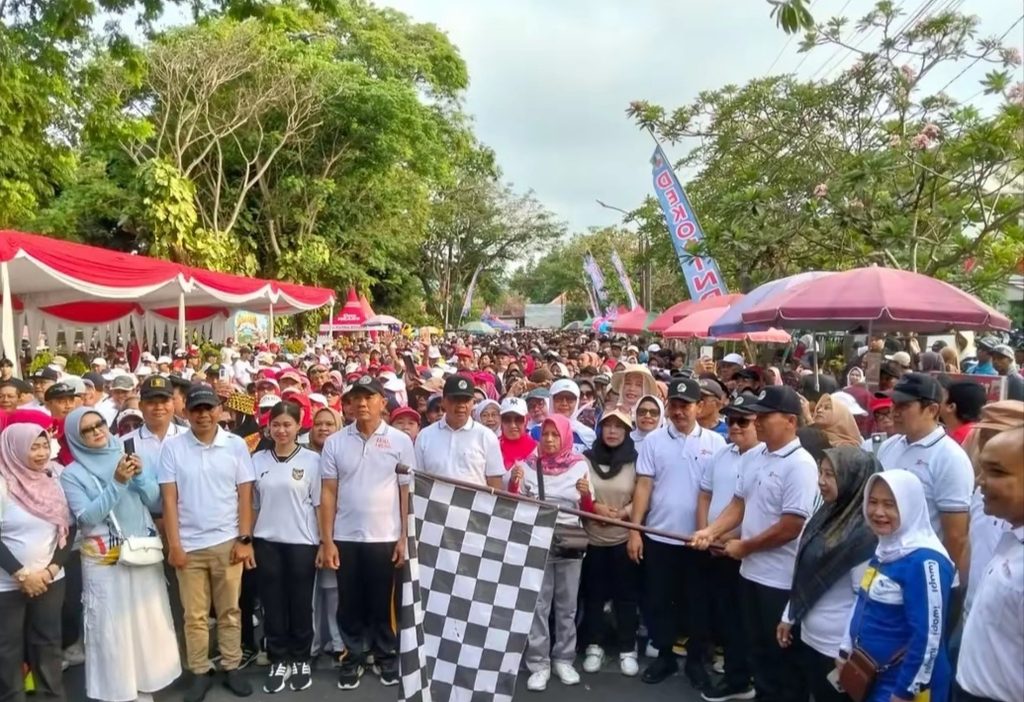 Jalan Sehat Hari Koperasi ke-79, Plt Bupati Ajak Warga Jaga Kondusivitas