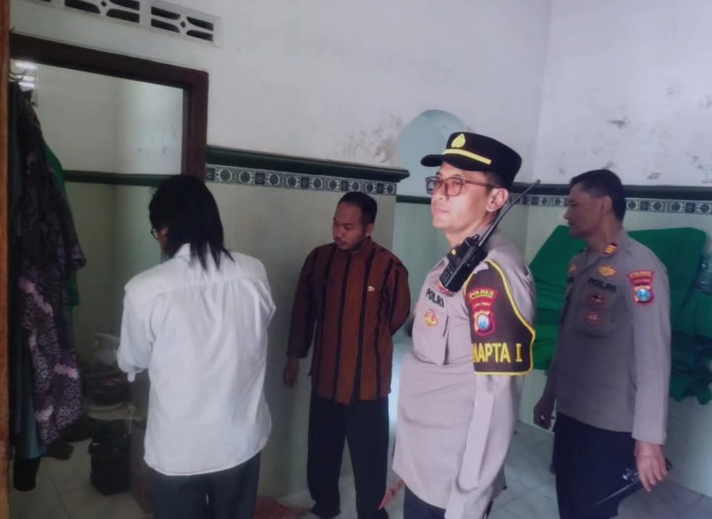 Santri 63 Tahun Ditemukan Meninggal di Kamar Masjid Baiturohman Ngantru